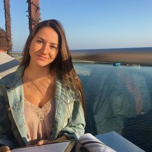 Meet your Posher, Nina